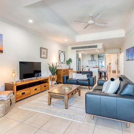 Island Views Beachfront Apartments Палм Коув Екстериор снимка