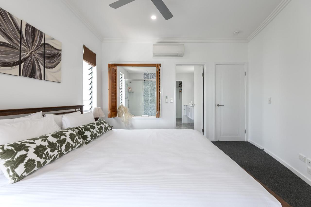 Island Views Beachfront Apartments Палм Коув Екстериор снимка