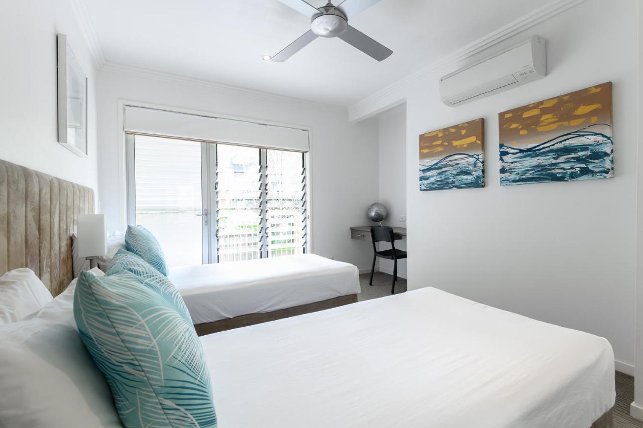 Island Views Beachfront Apartments Палм Коув Екстериор снимка