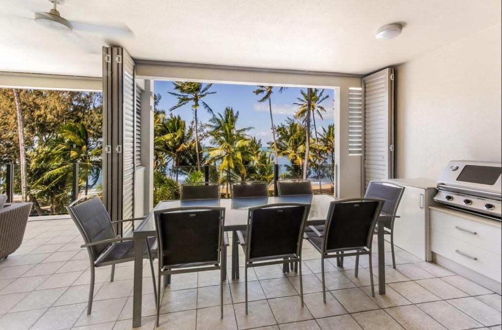 Island Views Beachfront Apartments Палм Коув Екстериор снимка