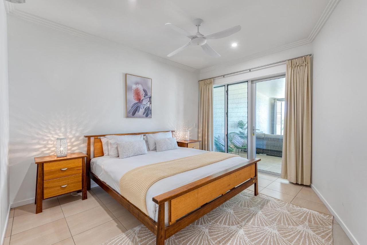 Island Views Beachfront Apartments Палм Коув Екстериор снимка
