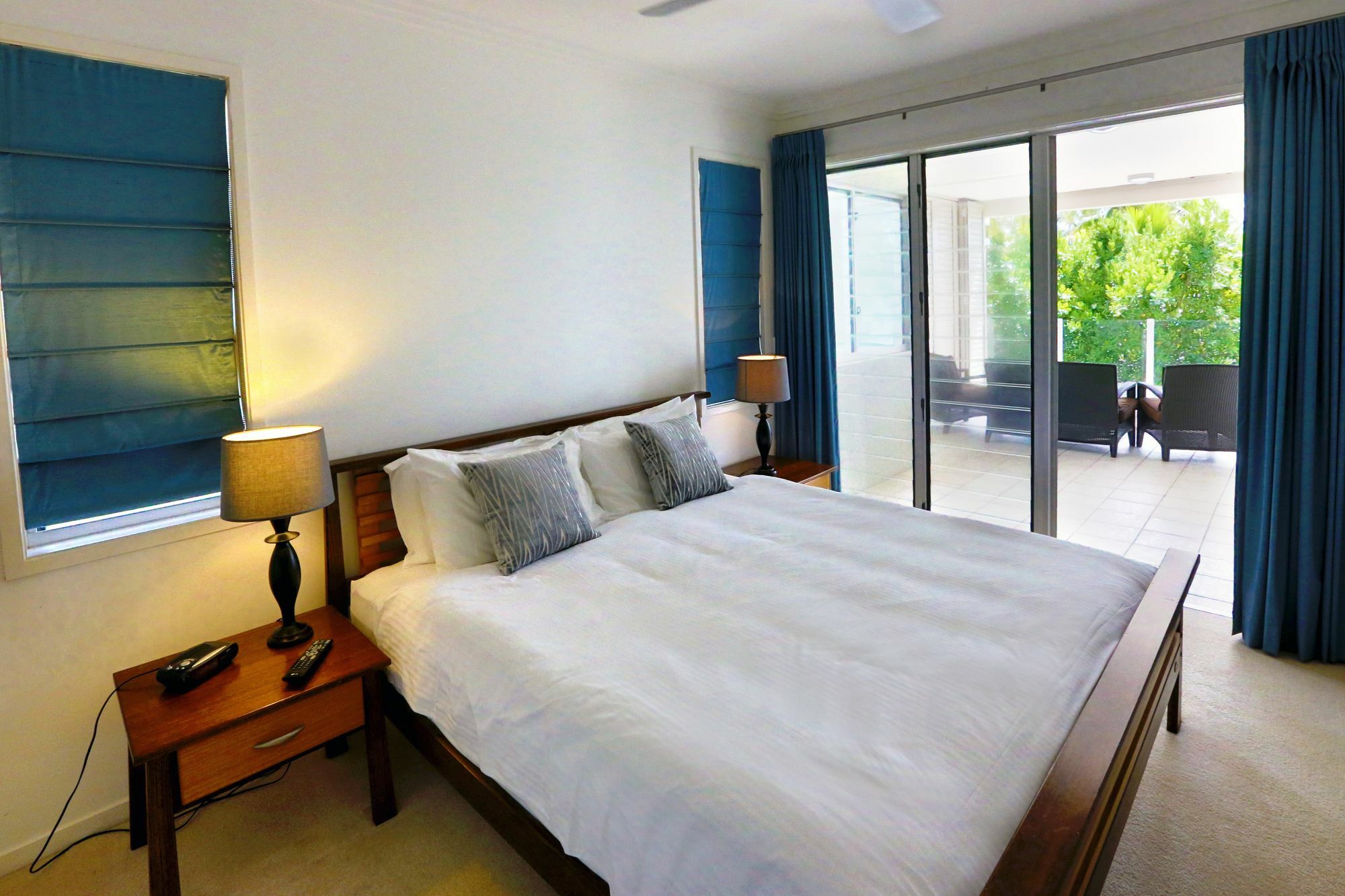 Island Views Beachfront Apartments Палм Коув Екстериор снимка