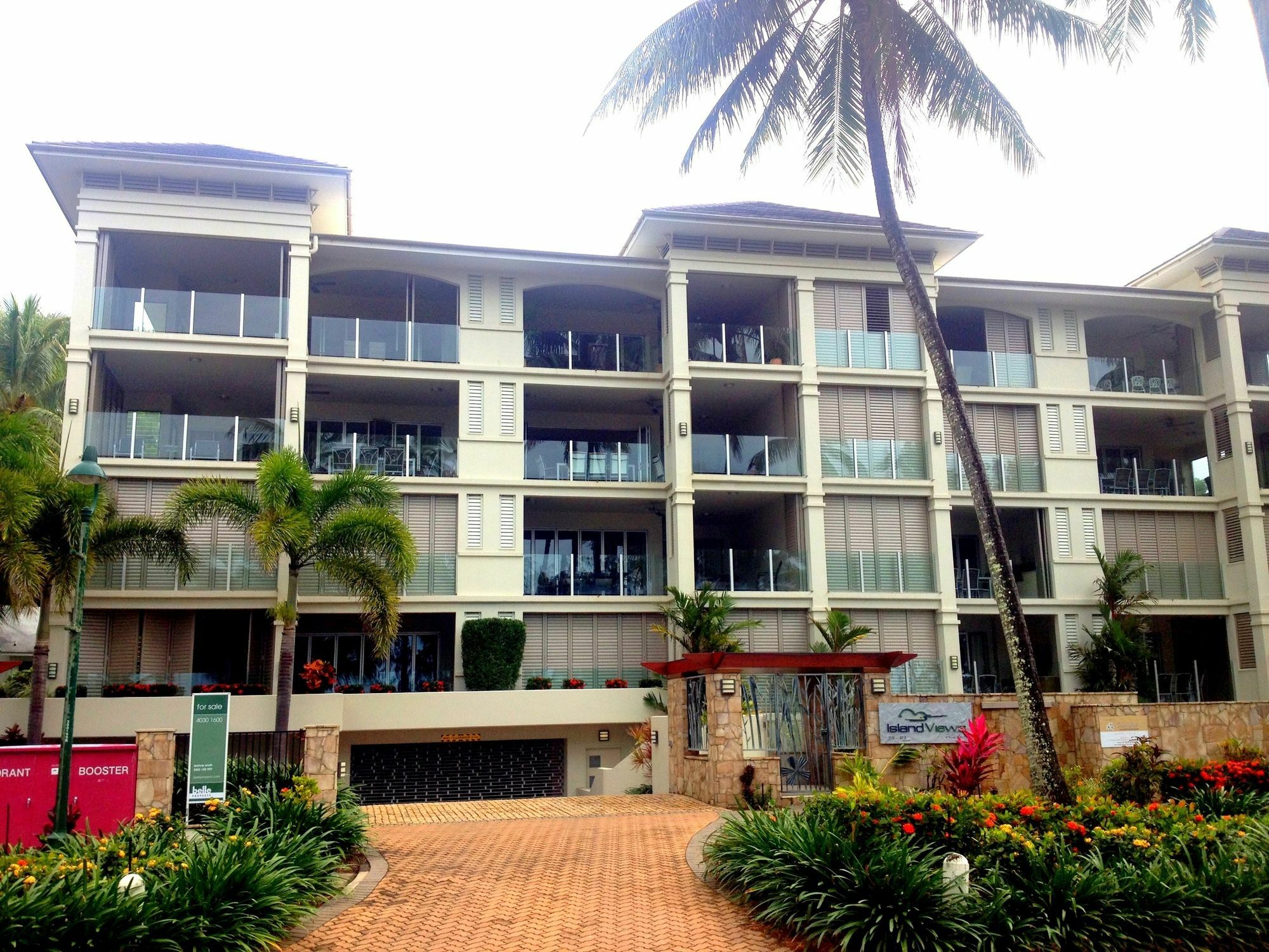 Island Views Beachfront Apartments Палм Коув Екстериор снимка